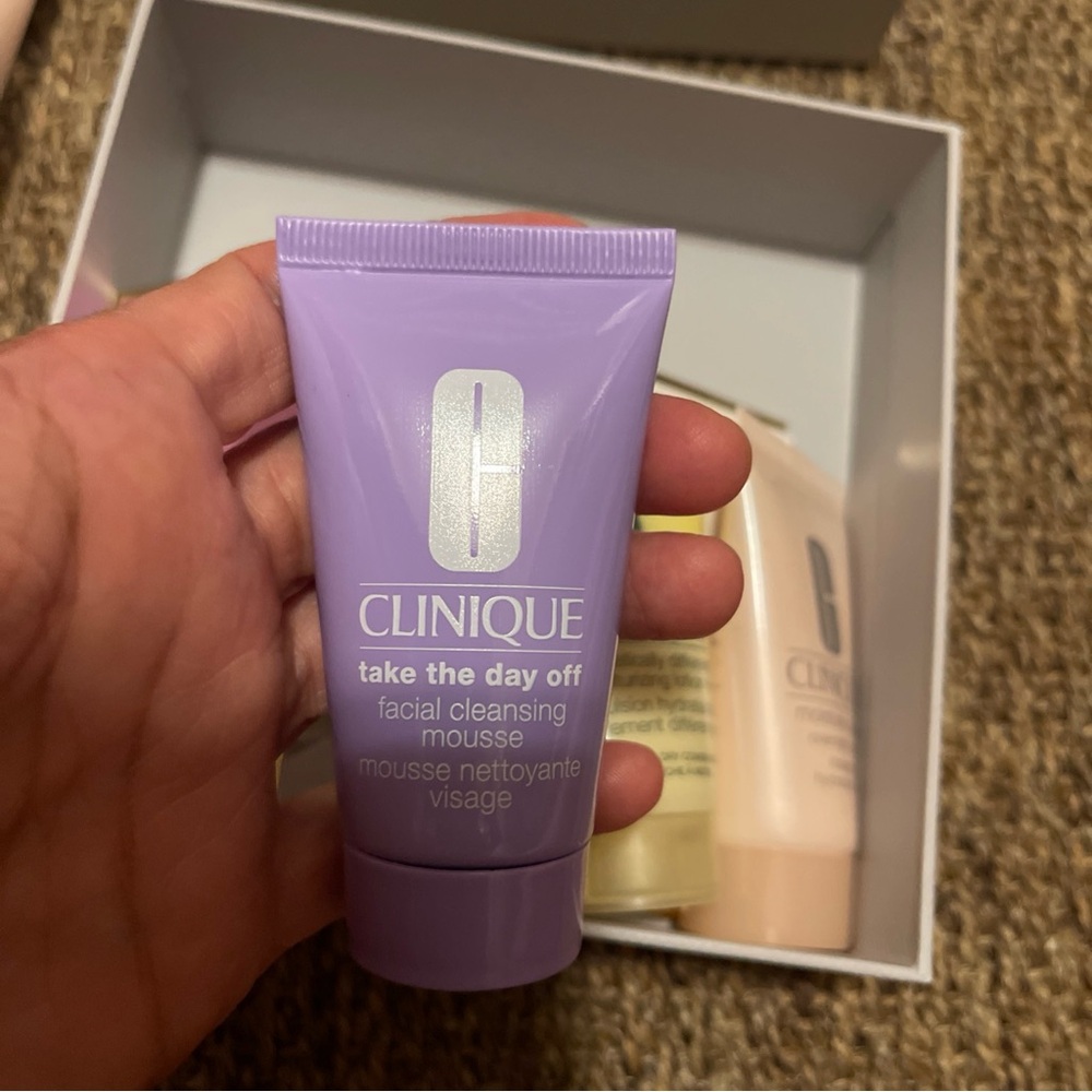 Makeup bundle - Picture 6 of 10